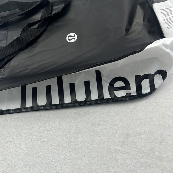 NWOT Lululemon Reusable Black & White Large Shopping Bags - Picture 2 of 4